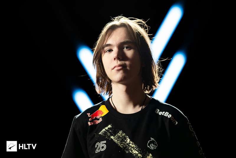 谢震业此前 谢震业此前